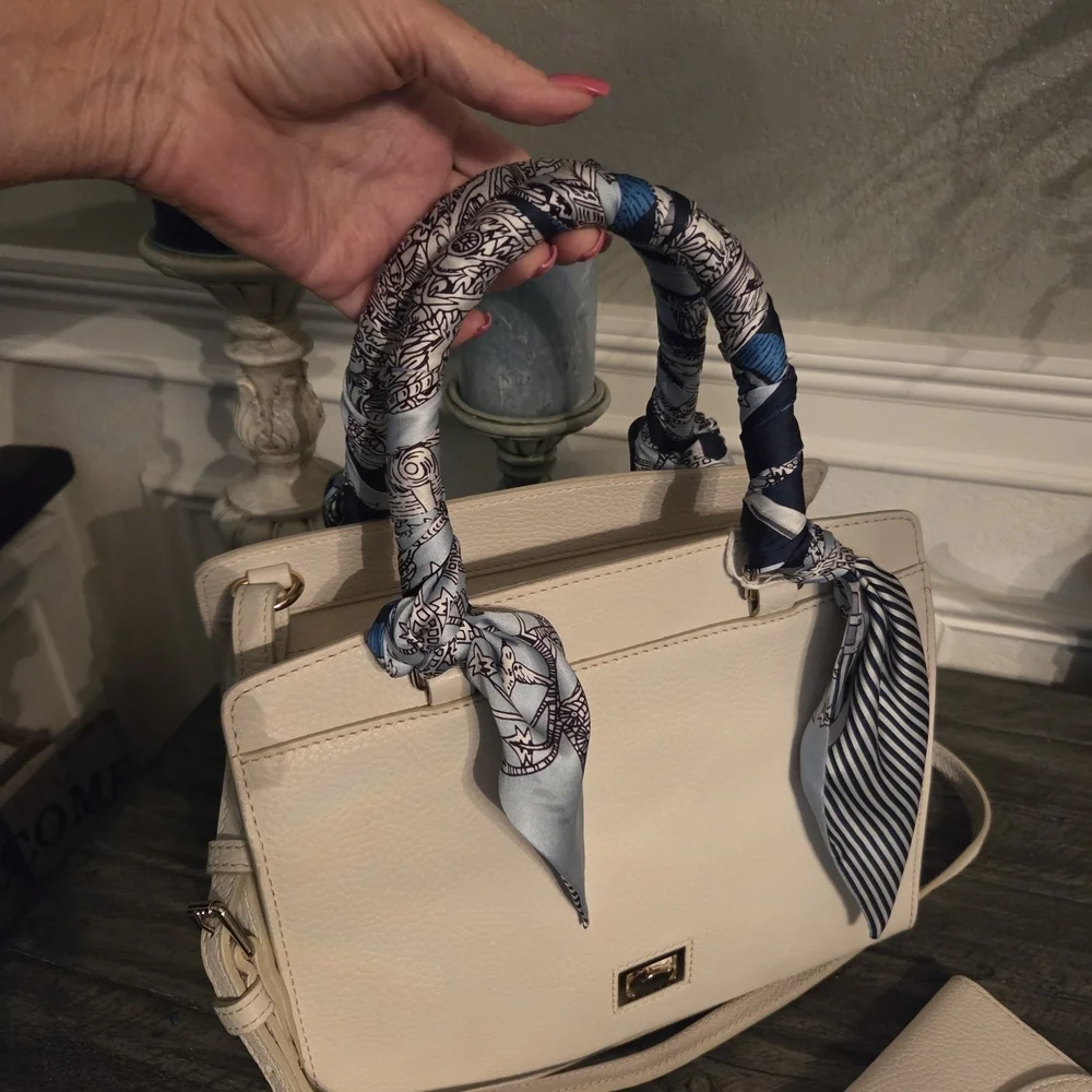 Dooney and Bourke Elegant Cream White Leather Satchel Wallet.
